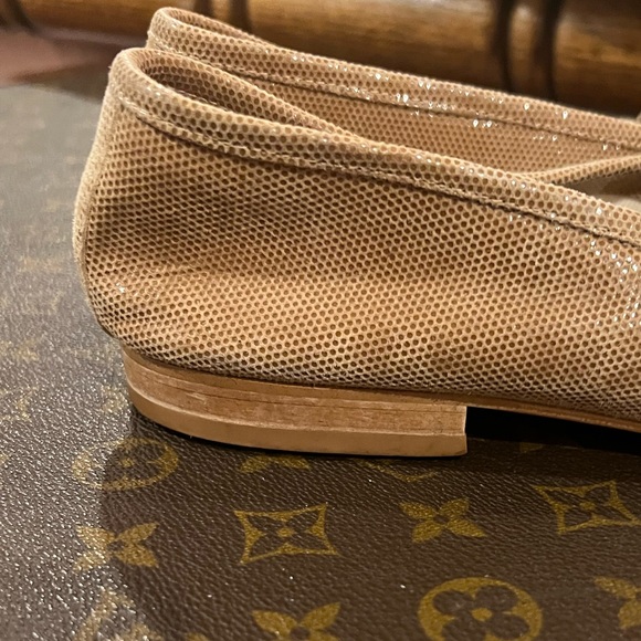 Tan Eden flats. Gently worn. Vintage. - Picture 4 of 5